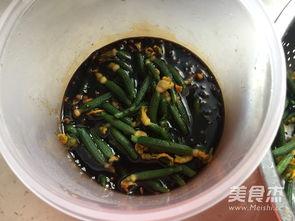 吃生腌瓜视频大全图片,传统美食的视觉盛宴