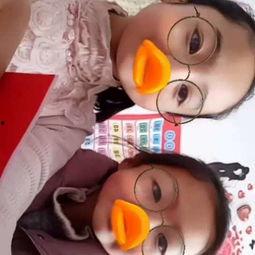 网红小熊吃瓜视频,萌态百出引网友热议